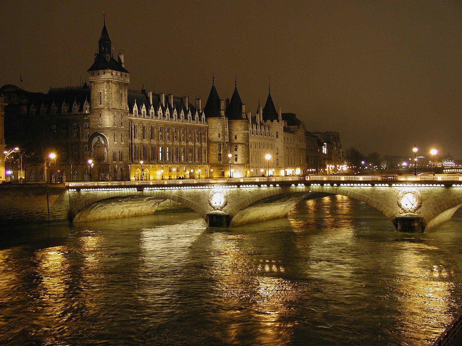 cruise down the river Seine